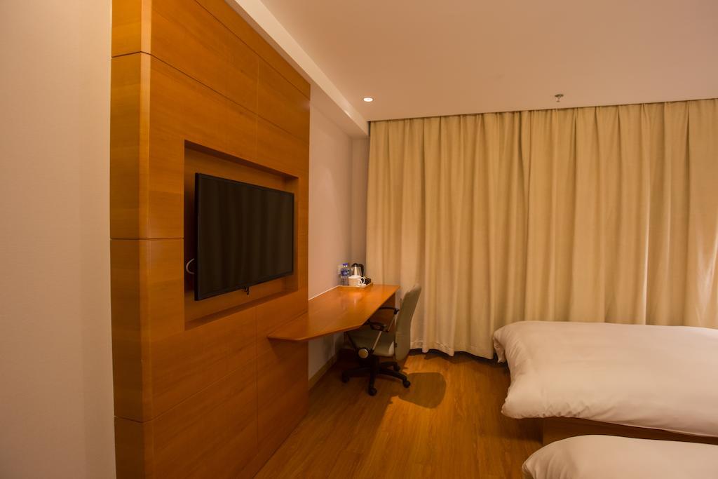 Ji Hotel Shanghai Railway Station West Tianmu Road Exterior foto
