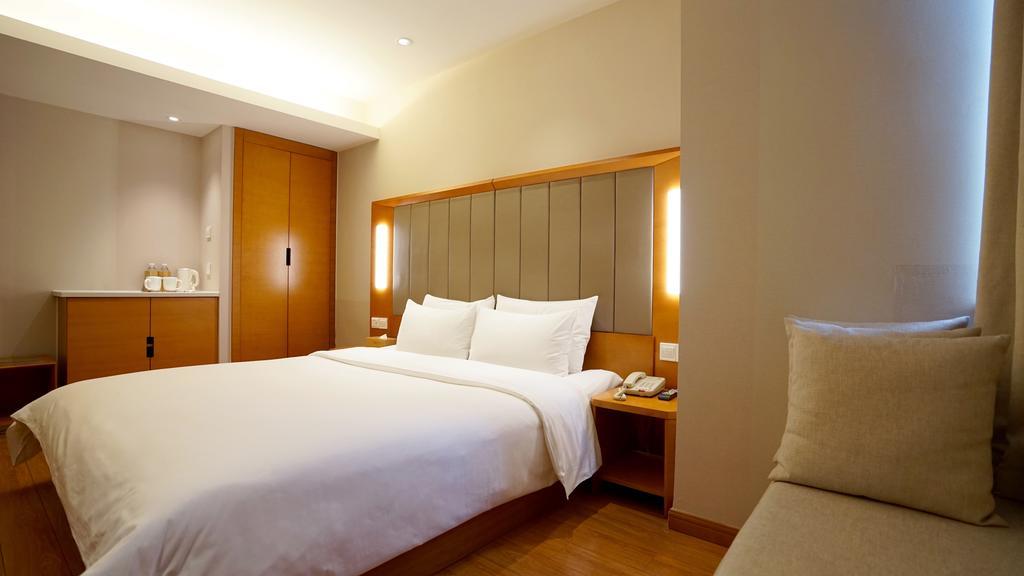 Ji Hotel Shanghai Railway Station West Tianmu Road Exterior foto